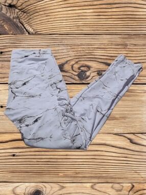 NWT WOMEN'S LYDAA MARBLE LEGGINGS